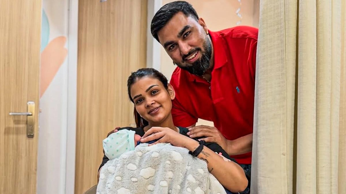 5वीं बार पिता बना यूट्यूबर, रिवील किया बेटे का चेहरा, महादेव से प्रेरित है नाम