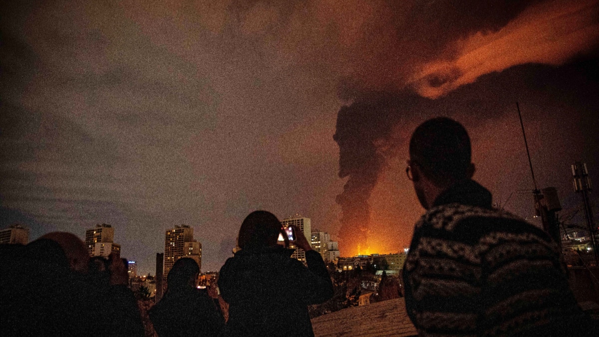 तेहरान पर हमलों के बाद जहरीला धुआं…