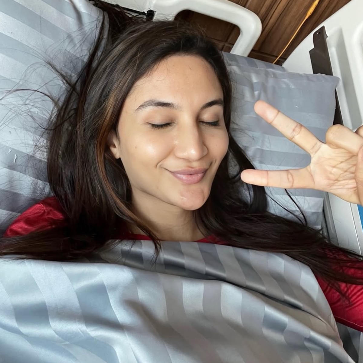 अनाया बांगड़ 