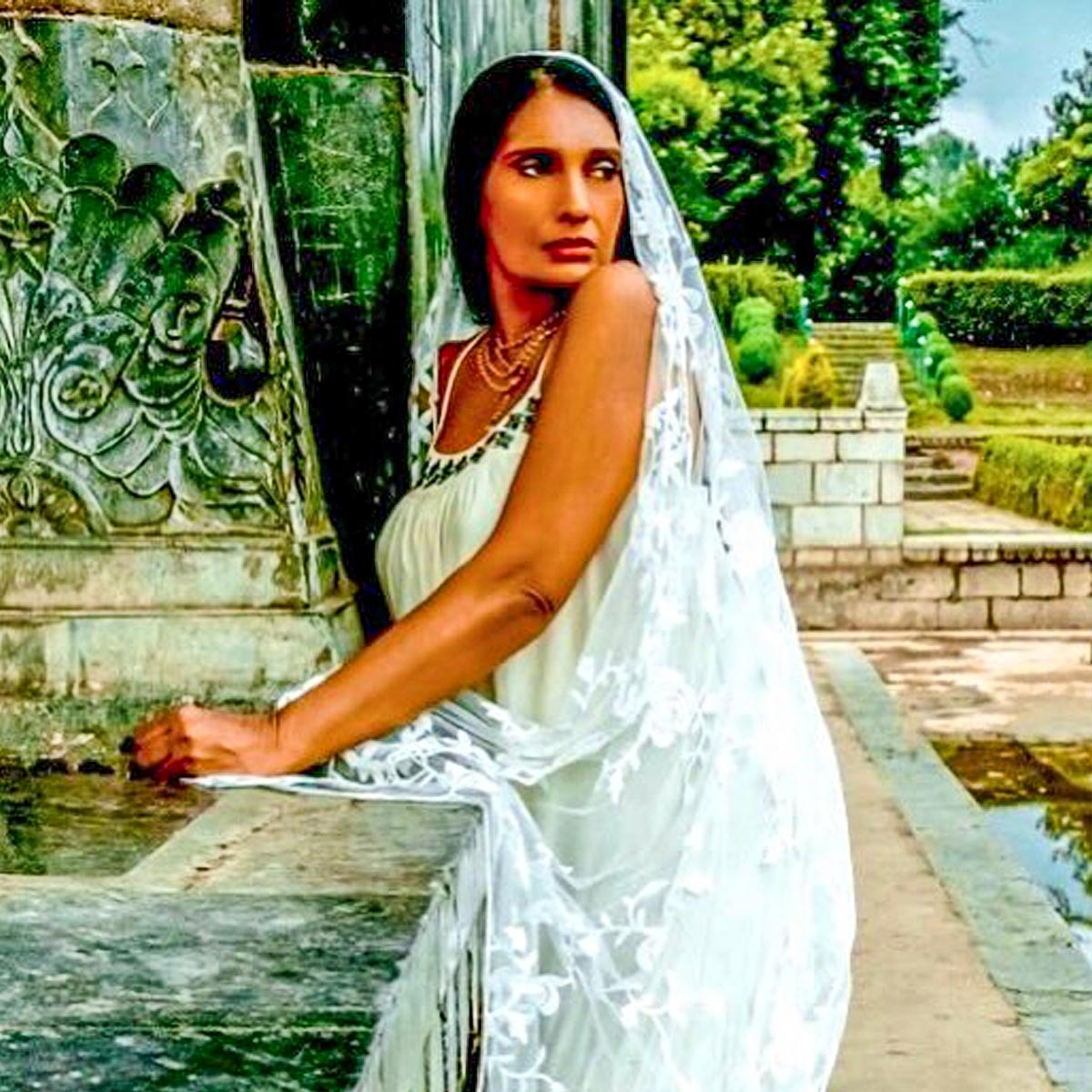 अनु अग्रवाल 