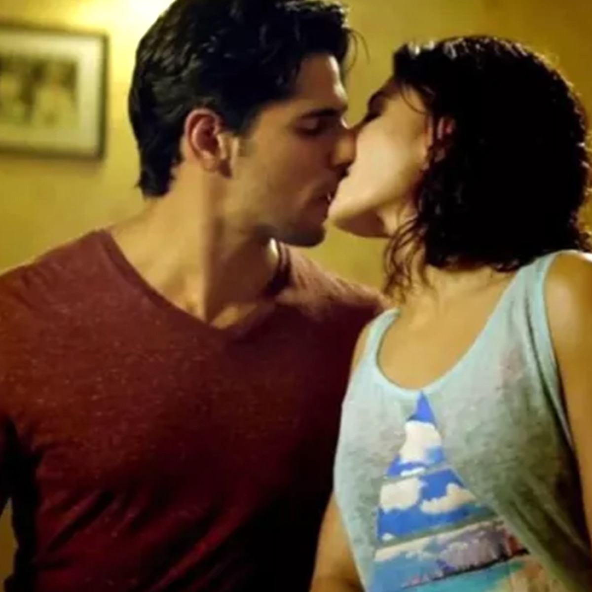 इंटीमेट सीन्स में बहके एक्टर्स
