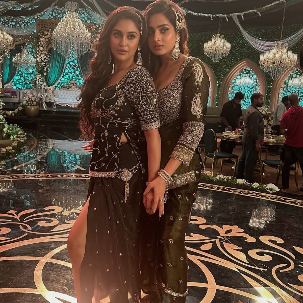 आयशा खान 