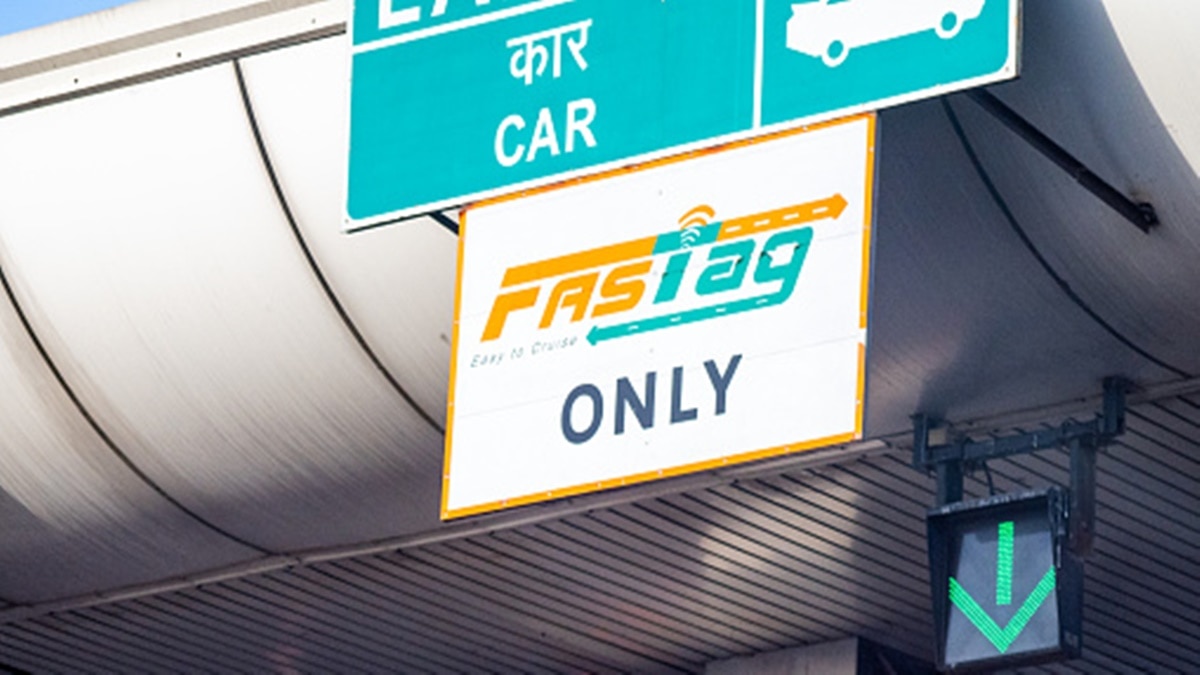 फास्टैग यूजर्स को फंसा रहे हैं