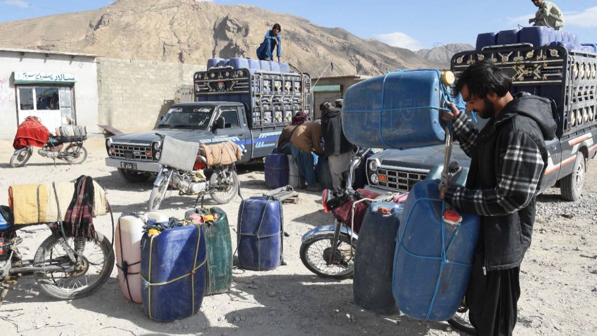 जंग का असर: ईरान से फ्यूल तस्करी ठप