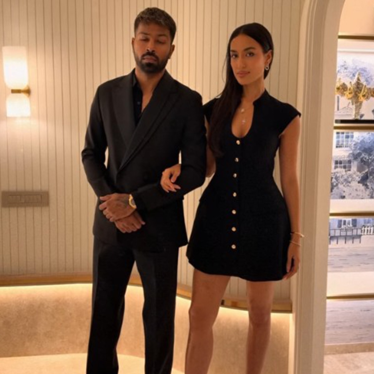 hardik pandya mahieka sharma romance