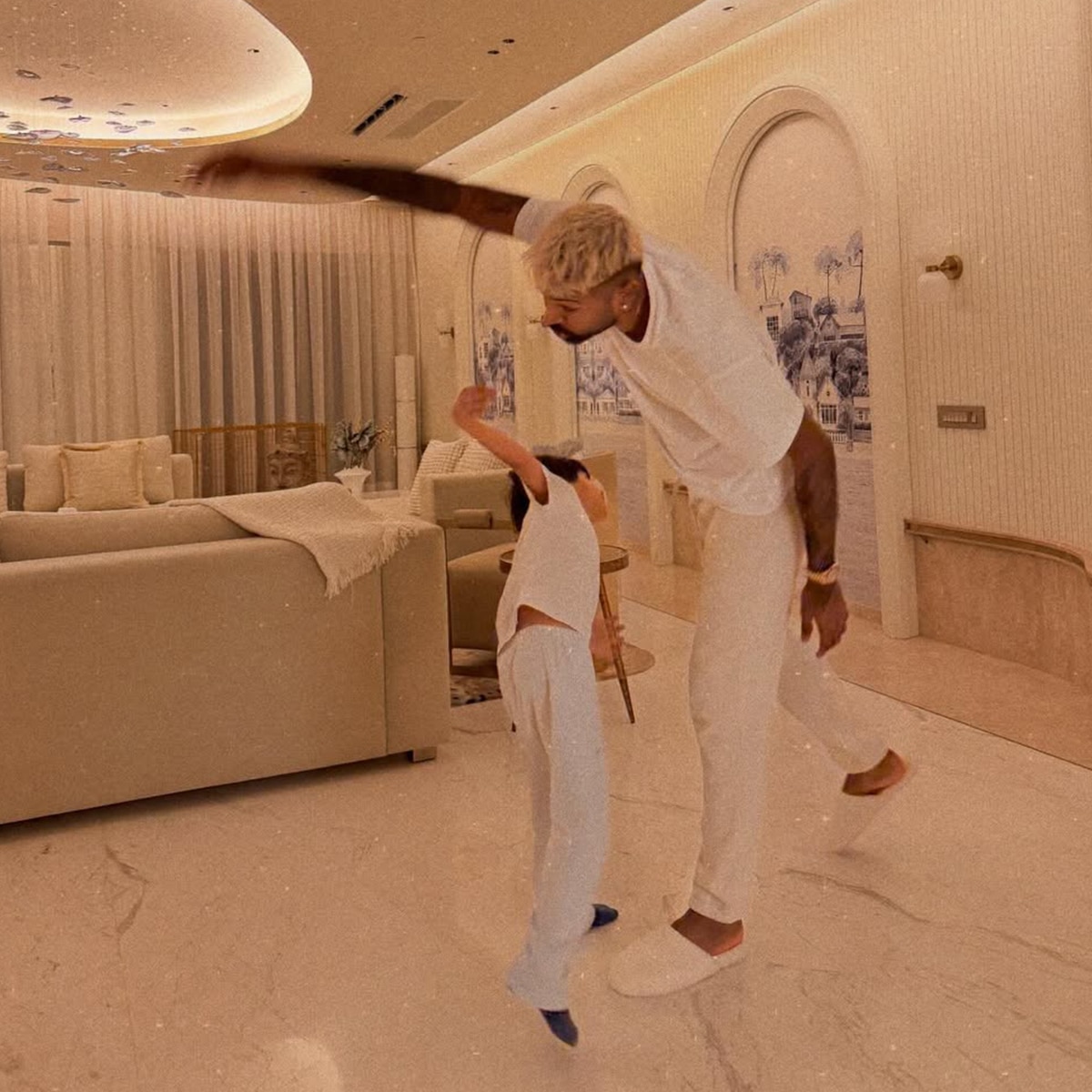 hardik pandya mahieka sharma romance