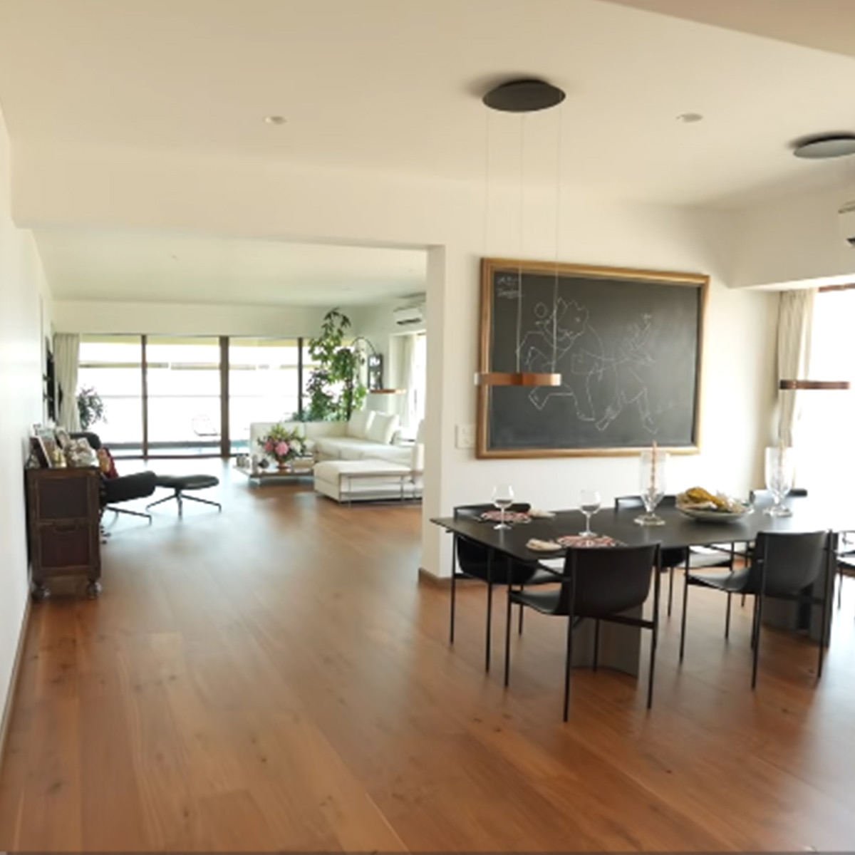  जैकी श्रॉफ हाउस 