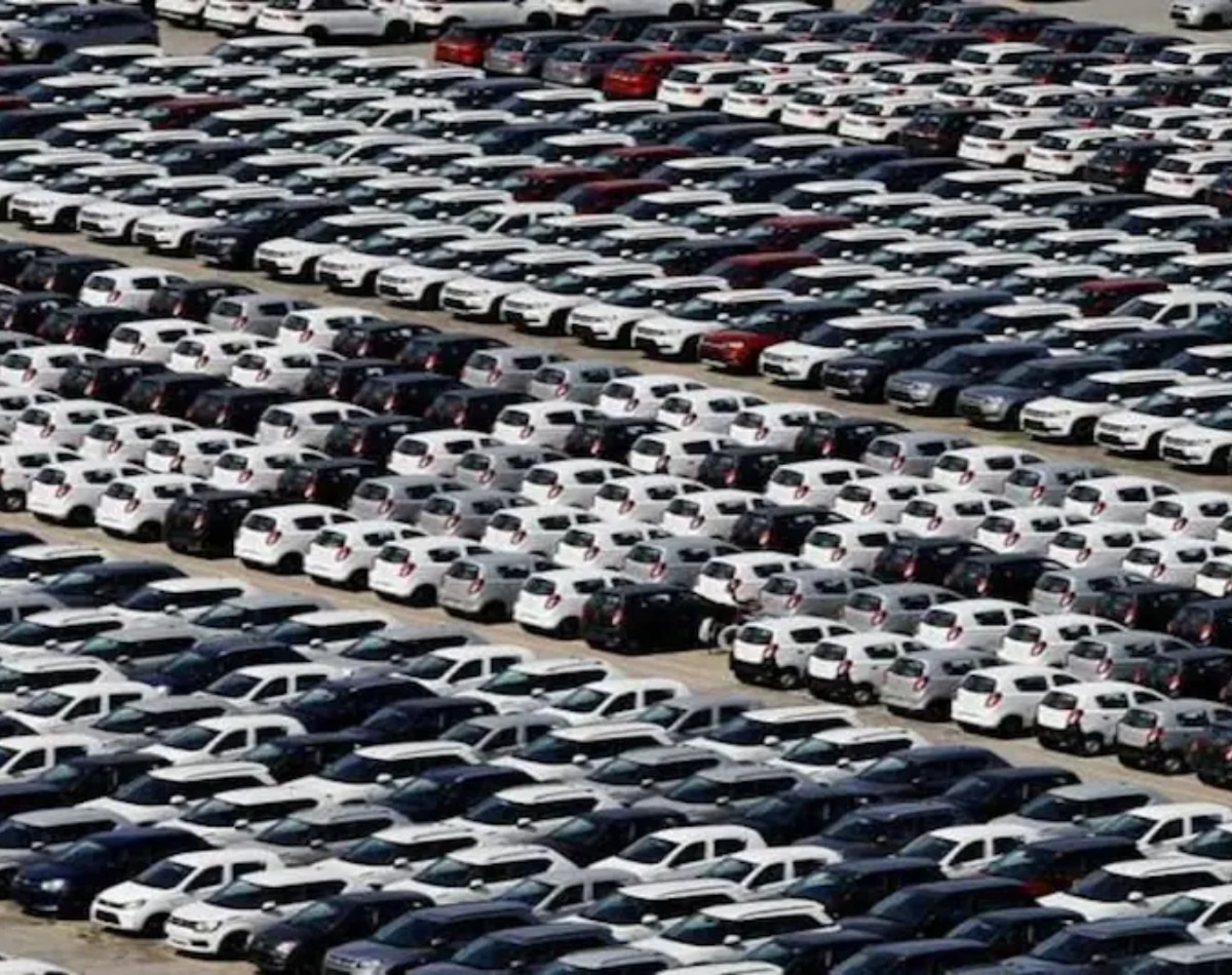 पांचवां असर: ऑटोमोबाइल सेक्टर में मुसीबत