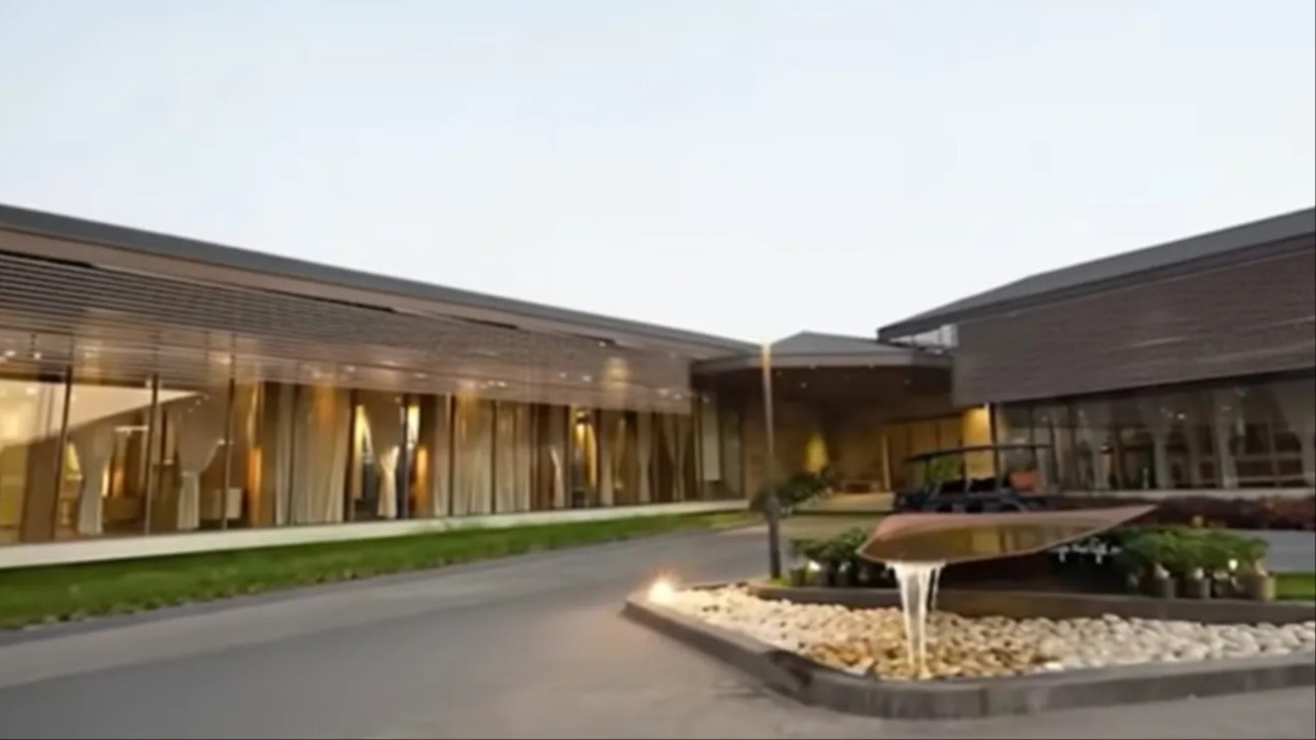 Savji Dholakia’s 50-acre Surat estate (Photo: Screengrab/YouTube/Curly Tales)