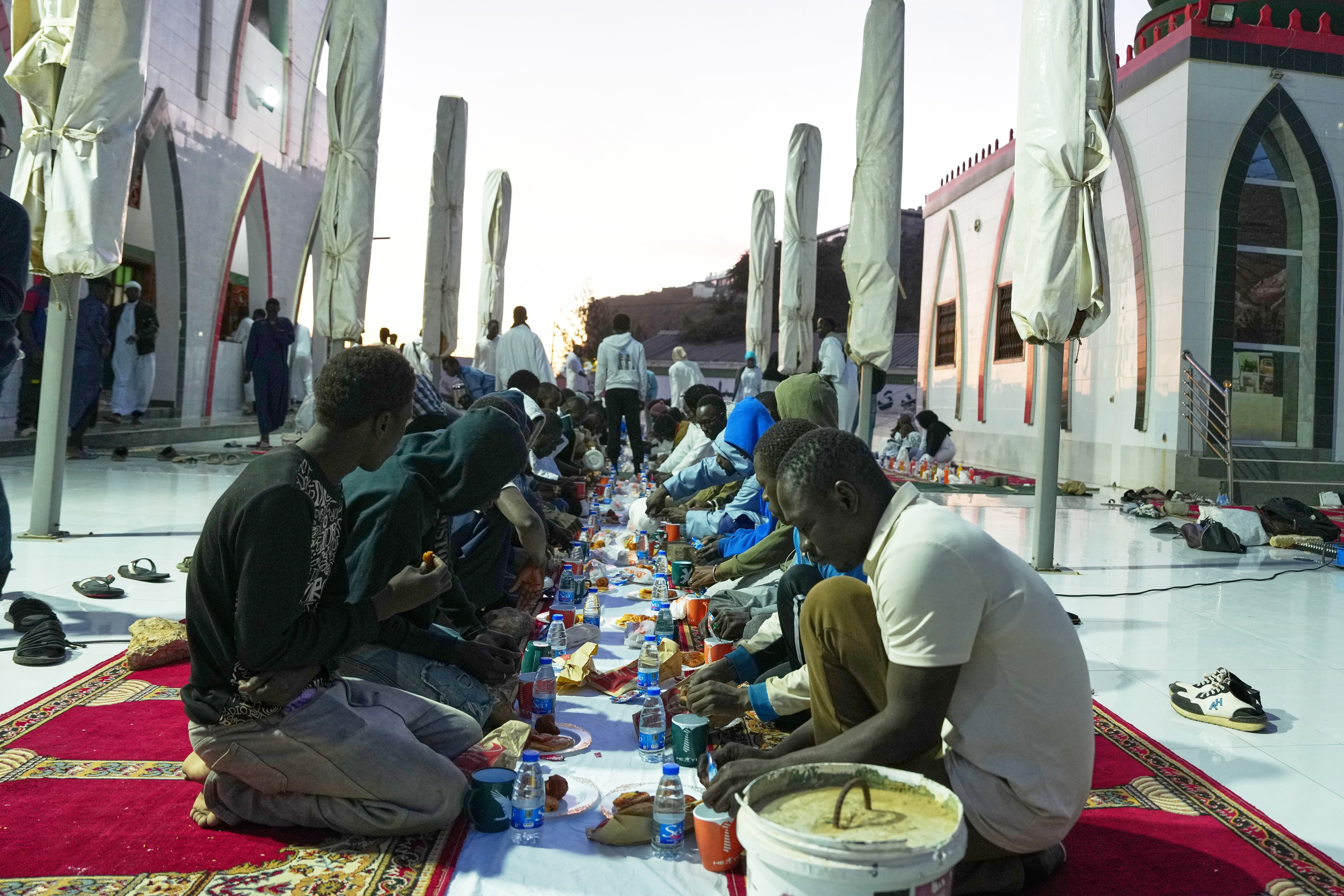 रमजान के समय बढ़ती है खाड़ी देशों में मांग