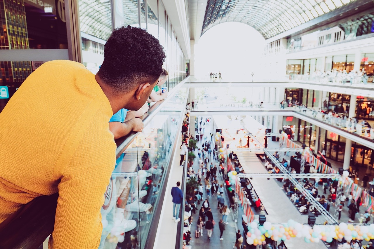 Why shopping malls dont have clocks