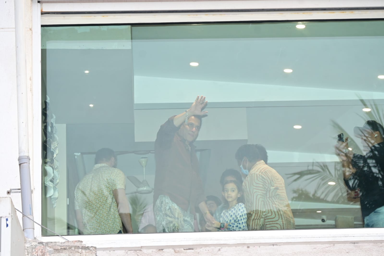 Eid 2026: सलमान खान ने फैंस को दी ईदी