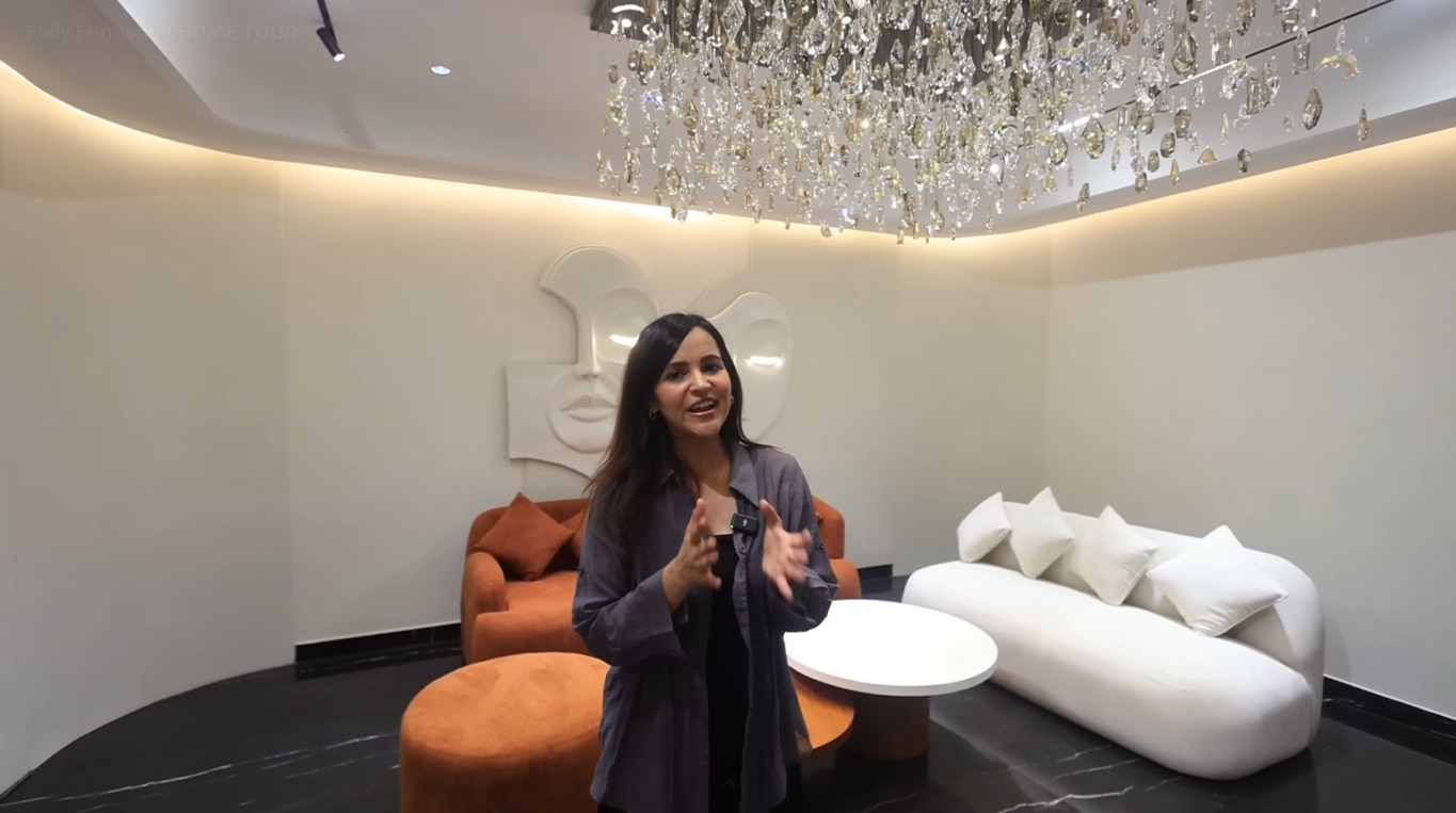 Abhishek Malhan sister