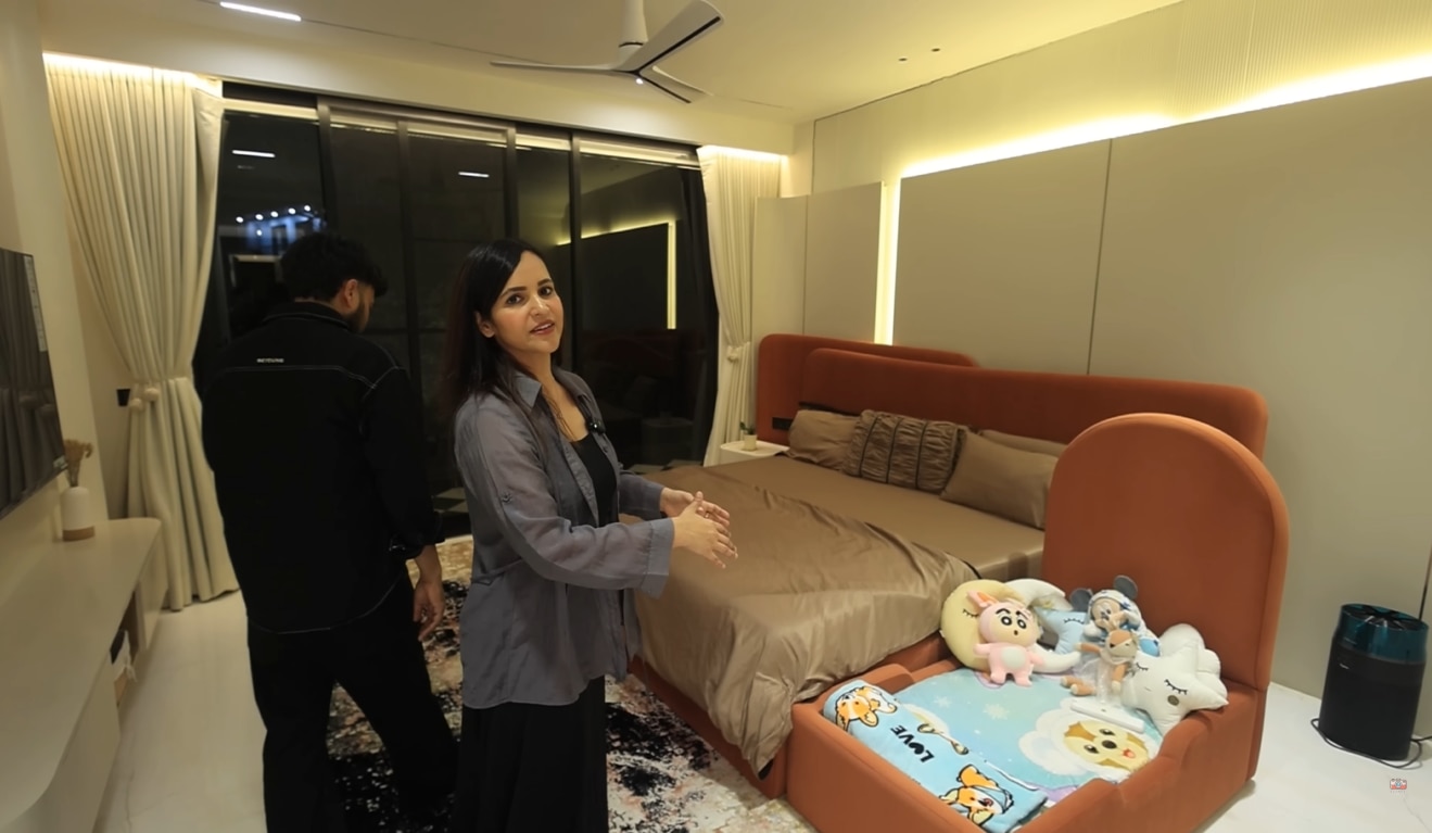 Abhishek Malhan sister