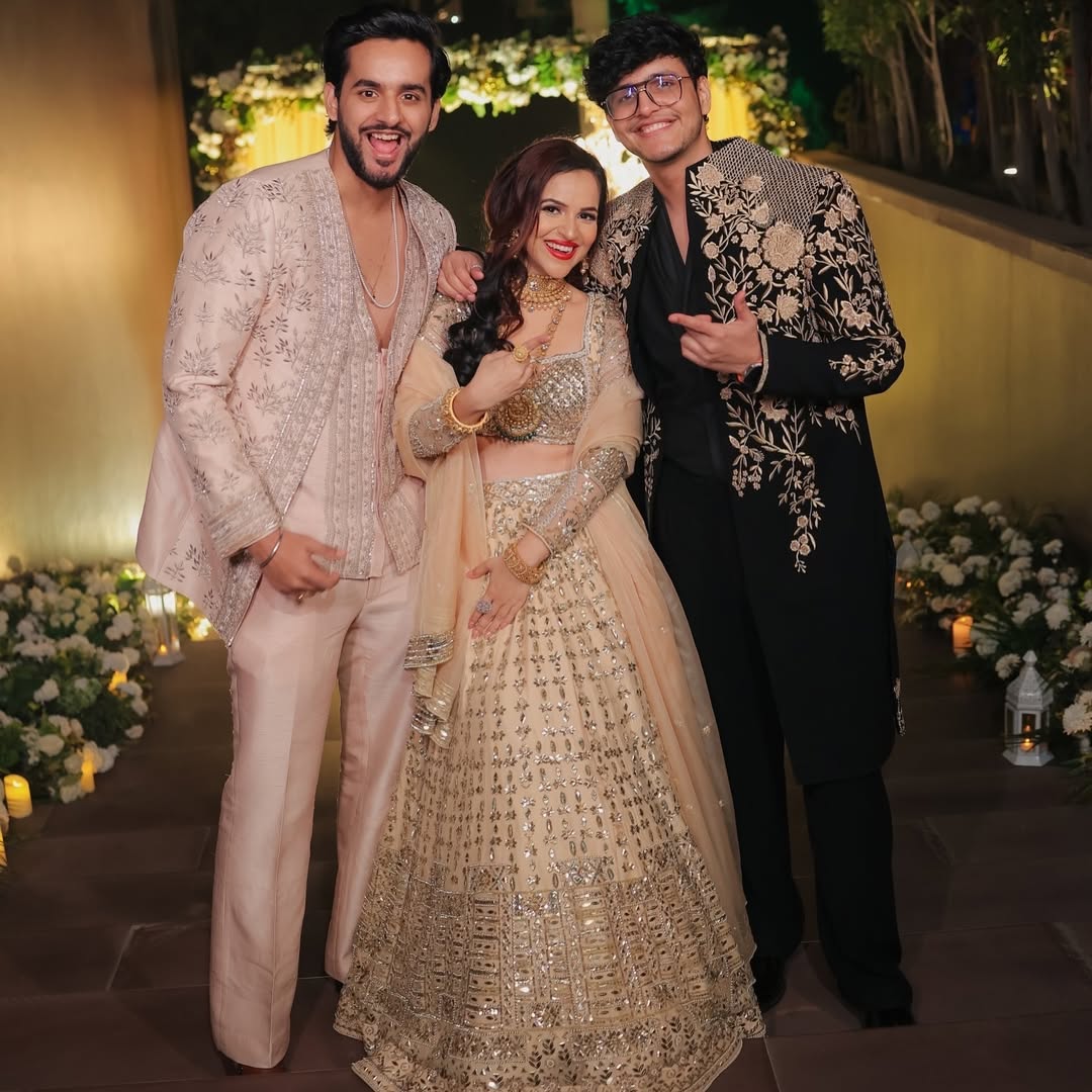 Abhishek Malhan with his siblings