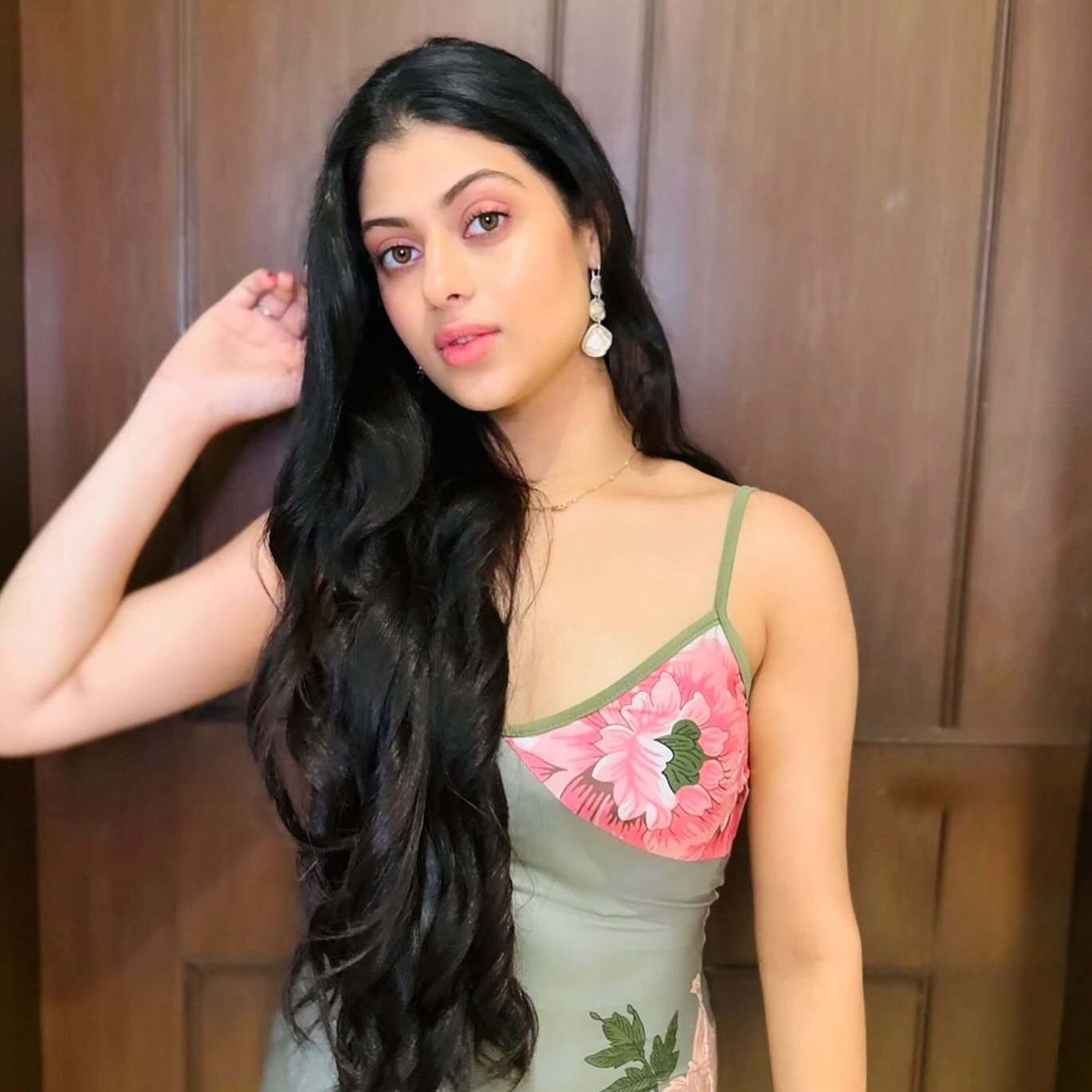 Asha bhosle grand daughter zanai bhosle fashion sence