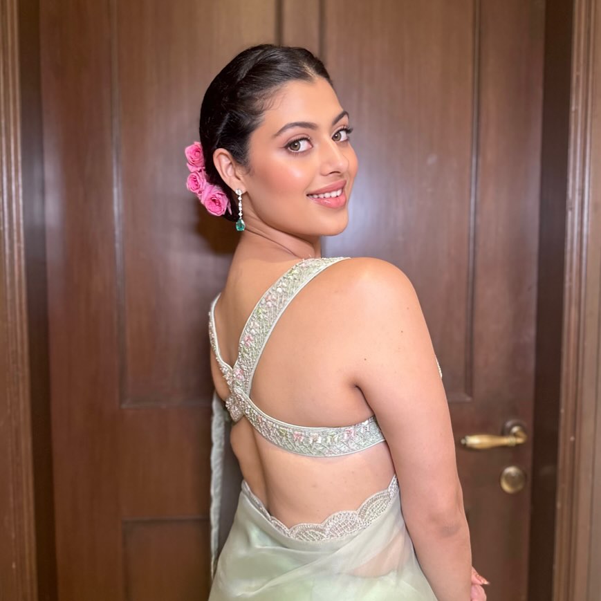 Asha bhosle grand daughter zanai bhosle fashion sence