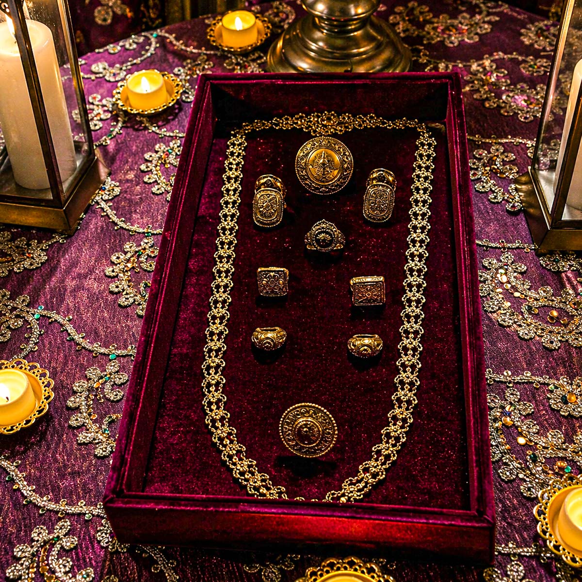 रामायण फिल्म की ज्यूलरी और प्रॉप्स 