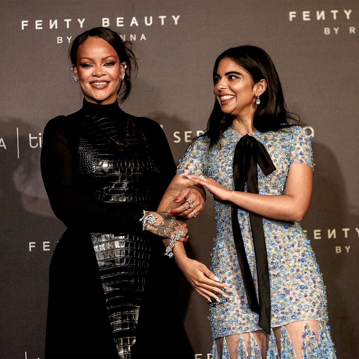 अंबानी फैमिली संग रिहाना ने एन्जॉय किया लंच