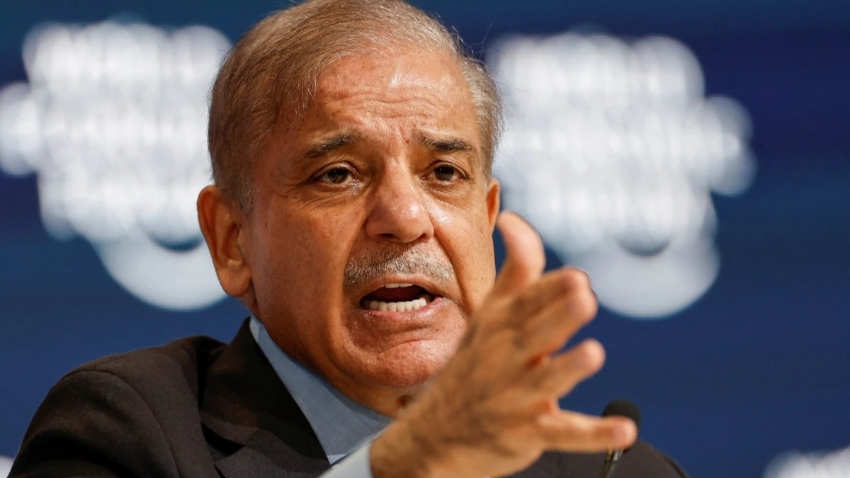 तेल नहीं... आटा नहीं, 8 बजते ही अंधेरे में देश, पाकिस्तान में संकट के 5 सबूत