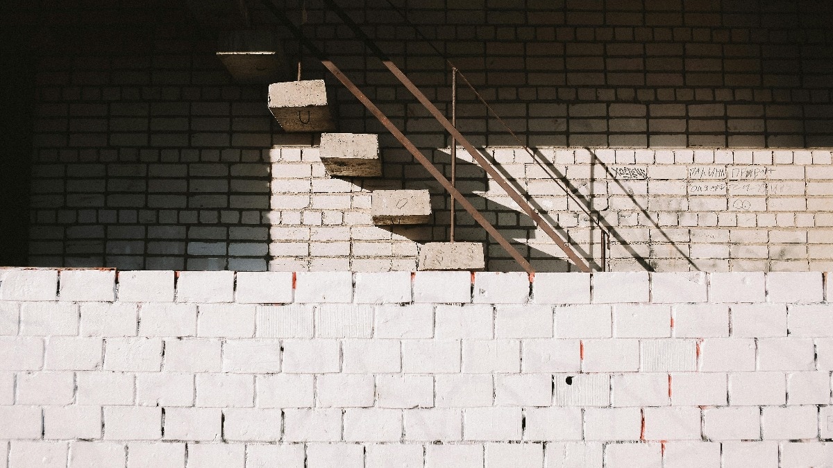 यह एक खास तरह का हल्का कंक्रीट ब्लॉक होता है. ( Photo: Pexels)