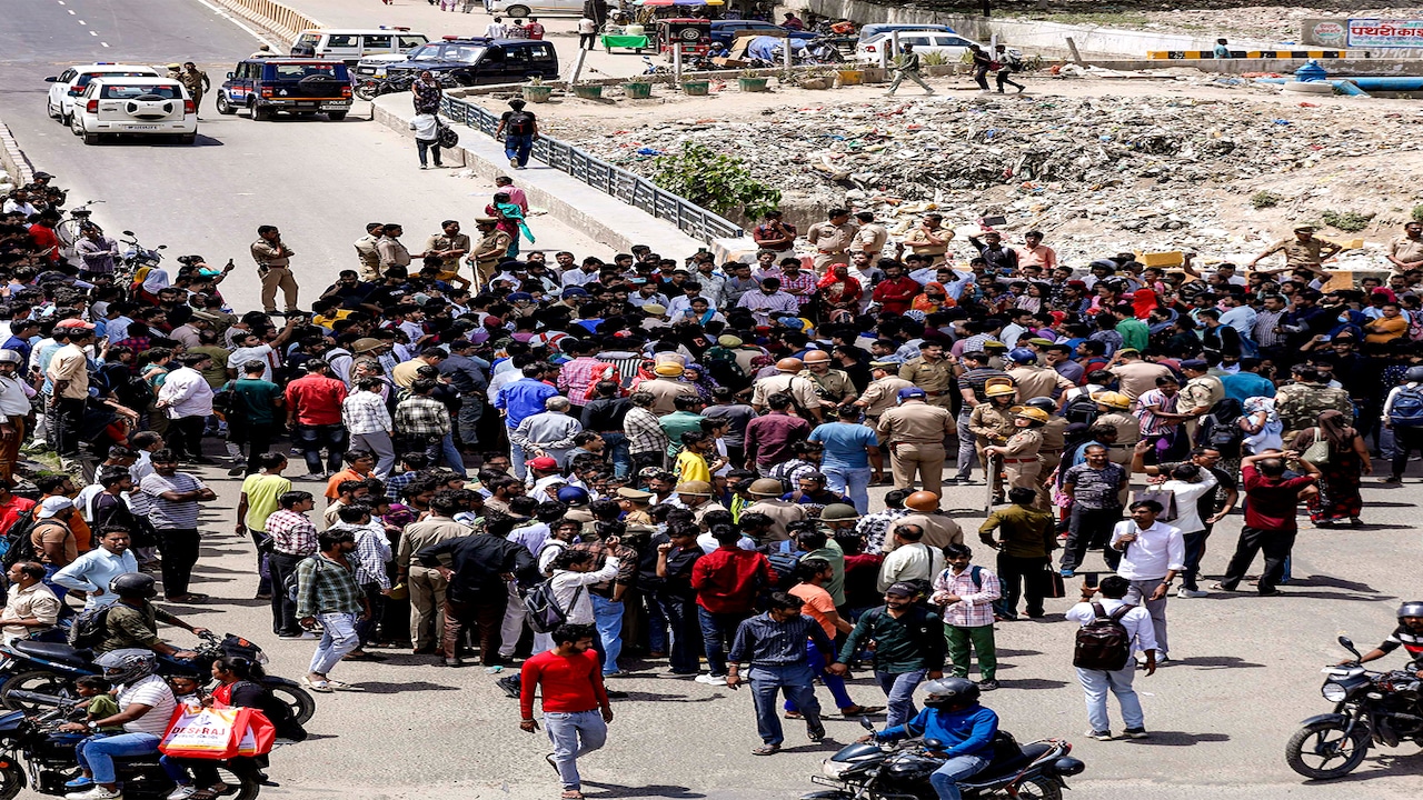 दिल्ली-नोएडा जैसे शहरों में प्राइवेट नौकरी करते हैं तो जान लें ये बातें