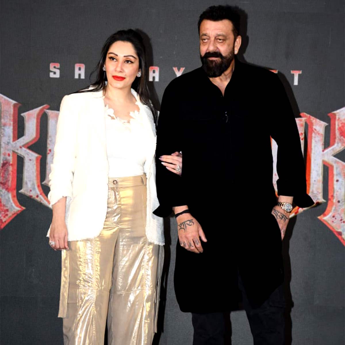 रो पड़ीं संजय दत्त की पत्नी मान्यता दत्त