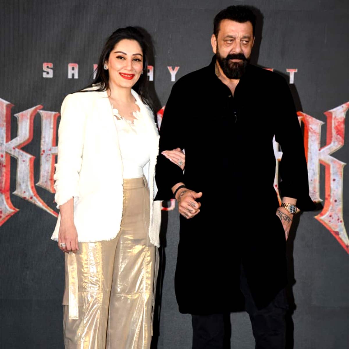 रो पड़ीं संजय दत्त की पत्नी मान्यता दत्त