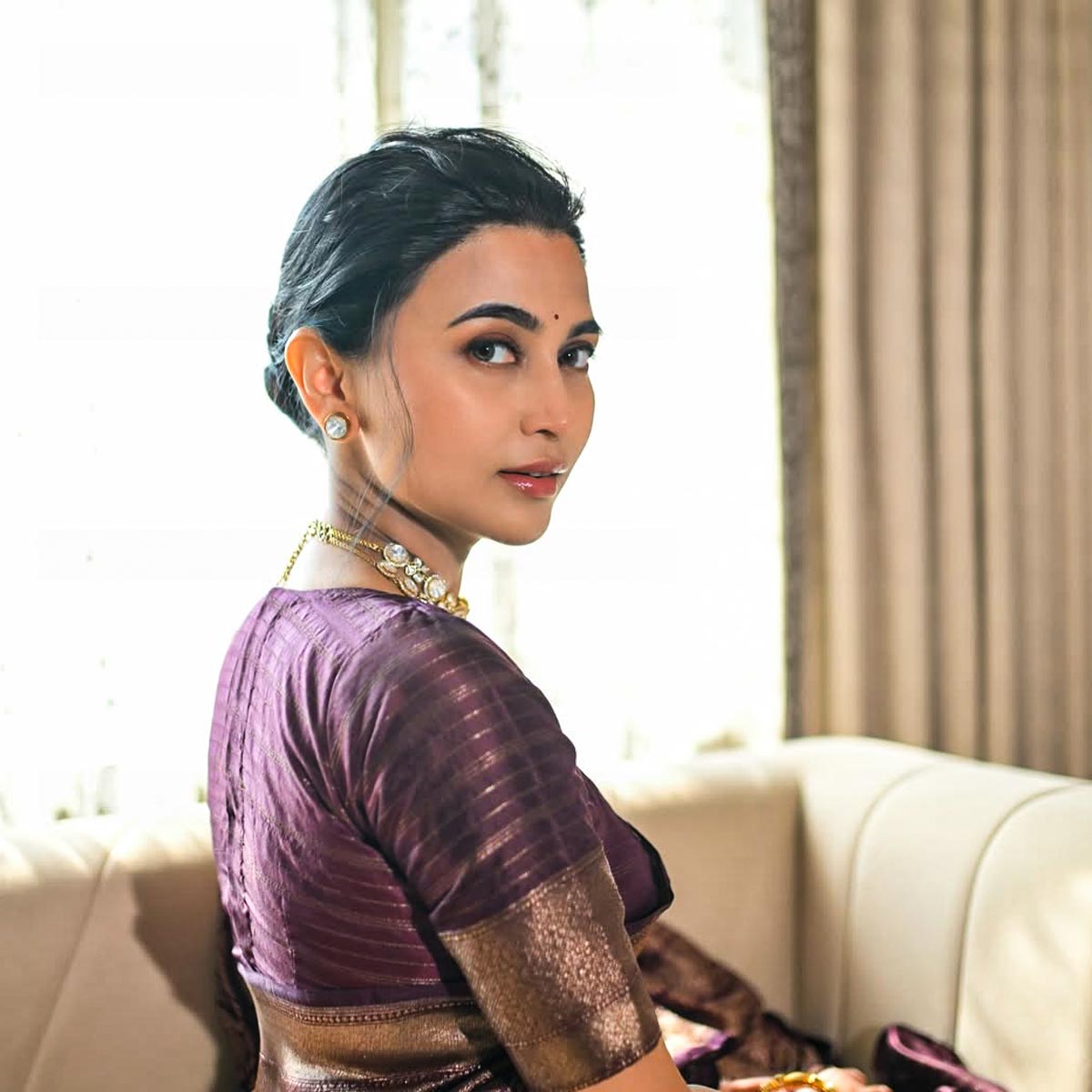  एमी बरुआ 