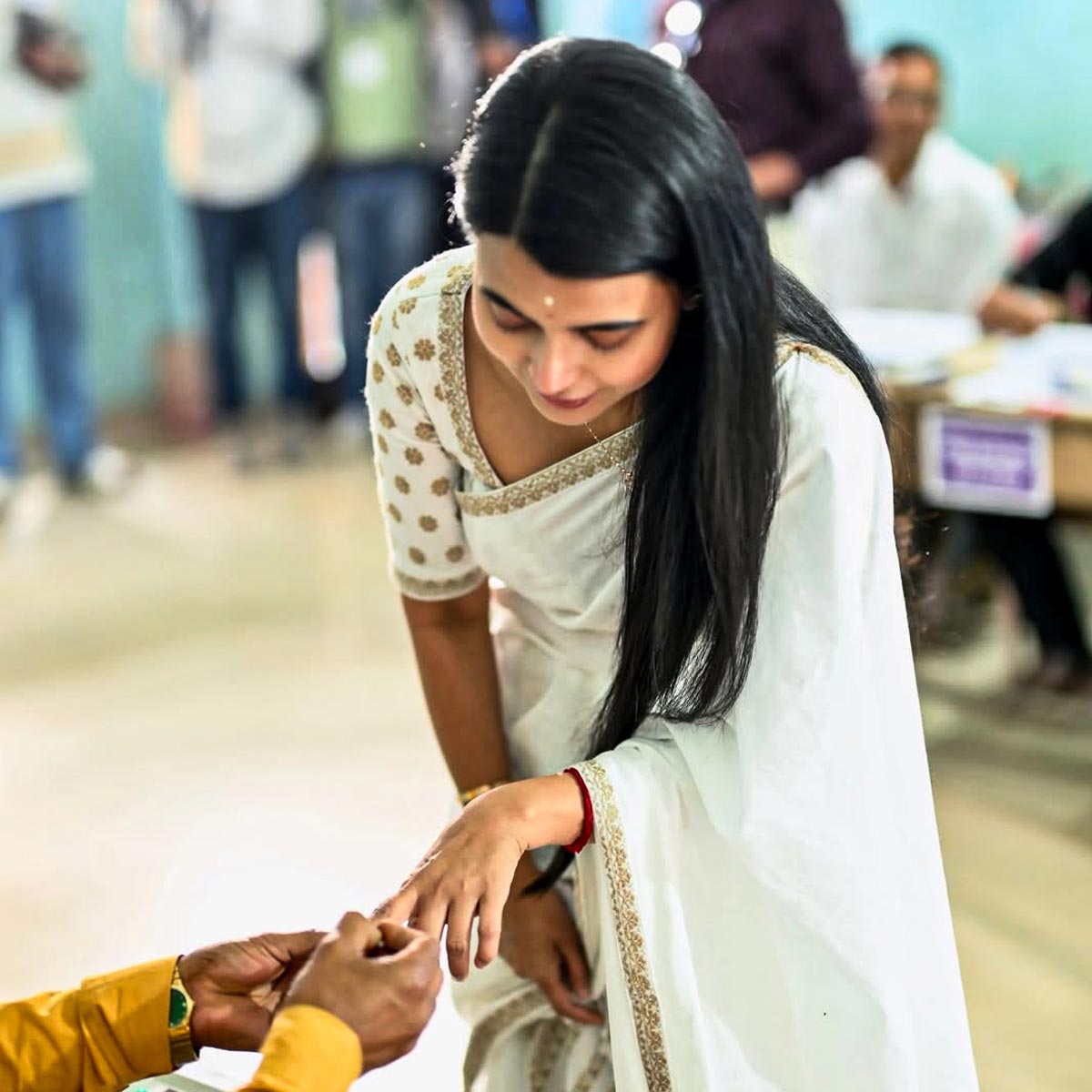  एमी बरुआ 