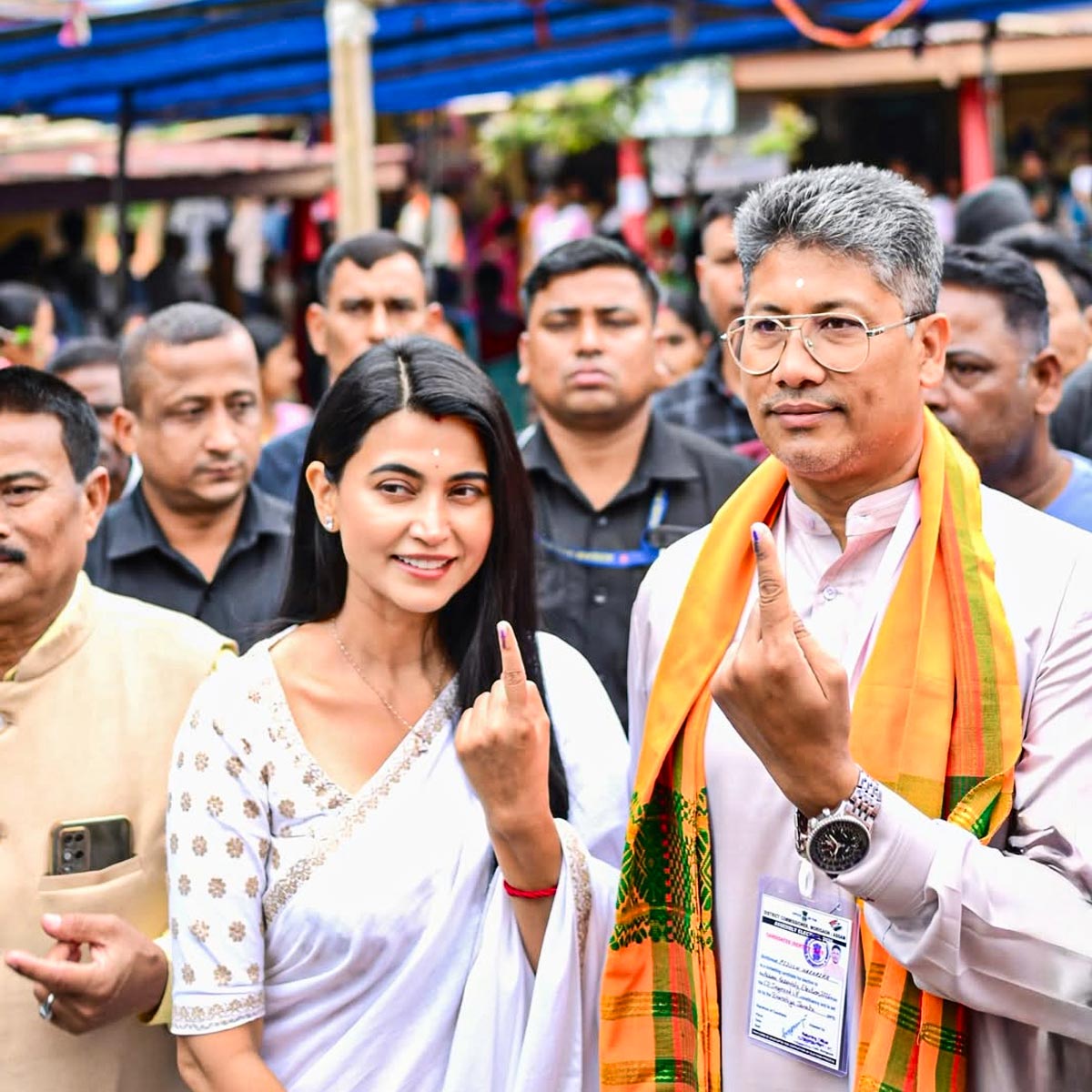  एमी बरुआ 