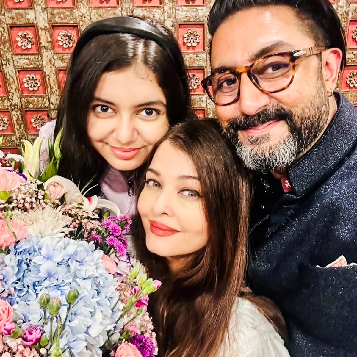 सोने की कांजीवरम साड़ी में दुल्हन बनीं ऐश्वर्या राय