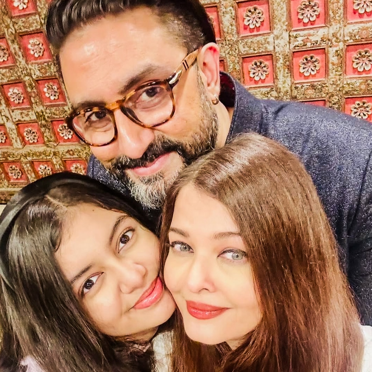 सोने की कांजीवरम साड़ी में दुल्हन बनीं ऐश्वर्या राय