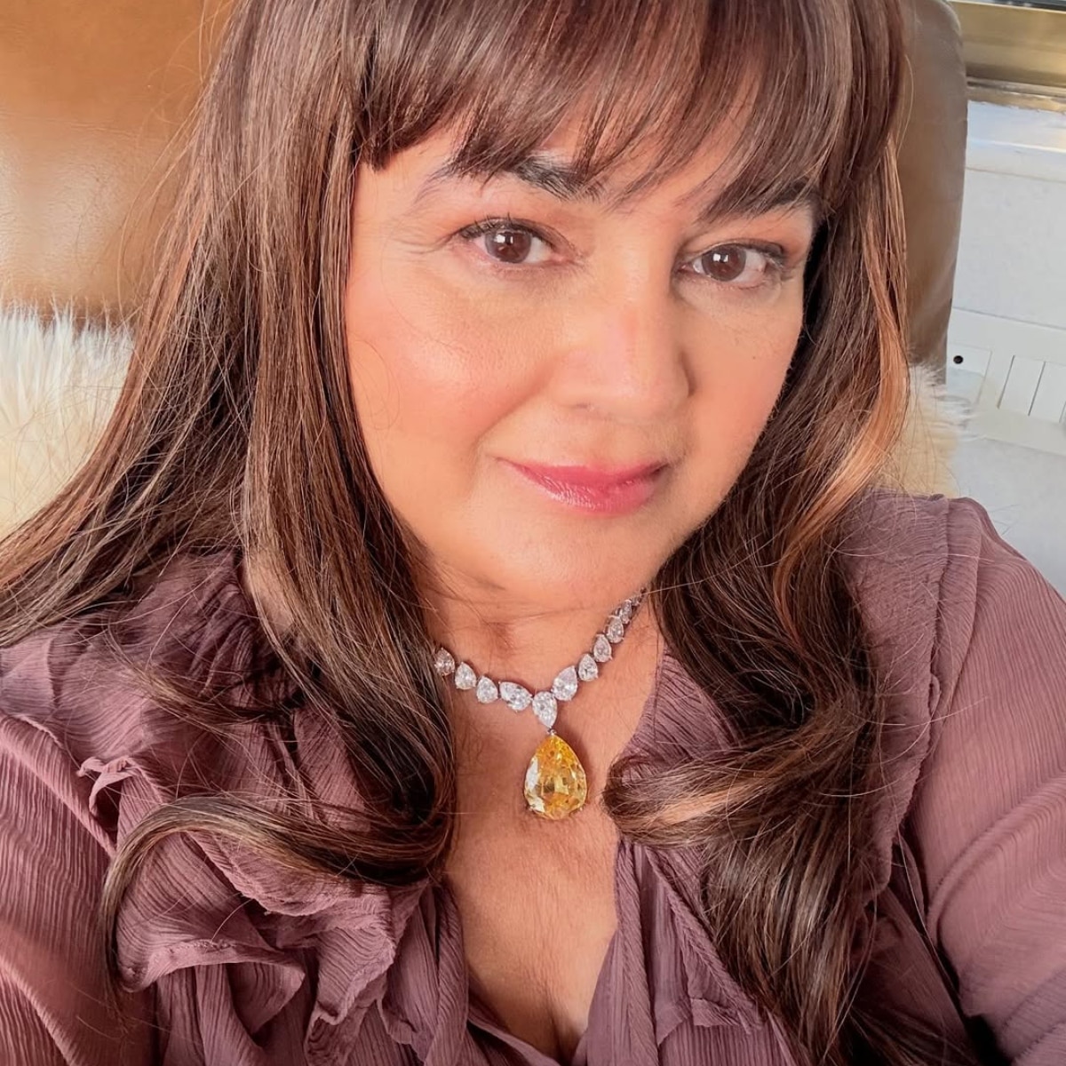 अलीशा चिनॉय का बदला लुक