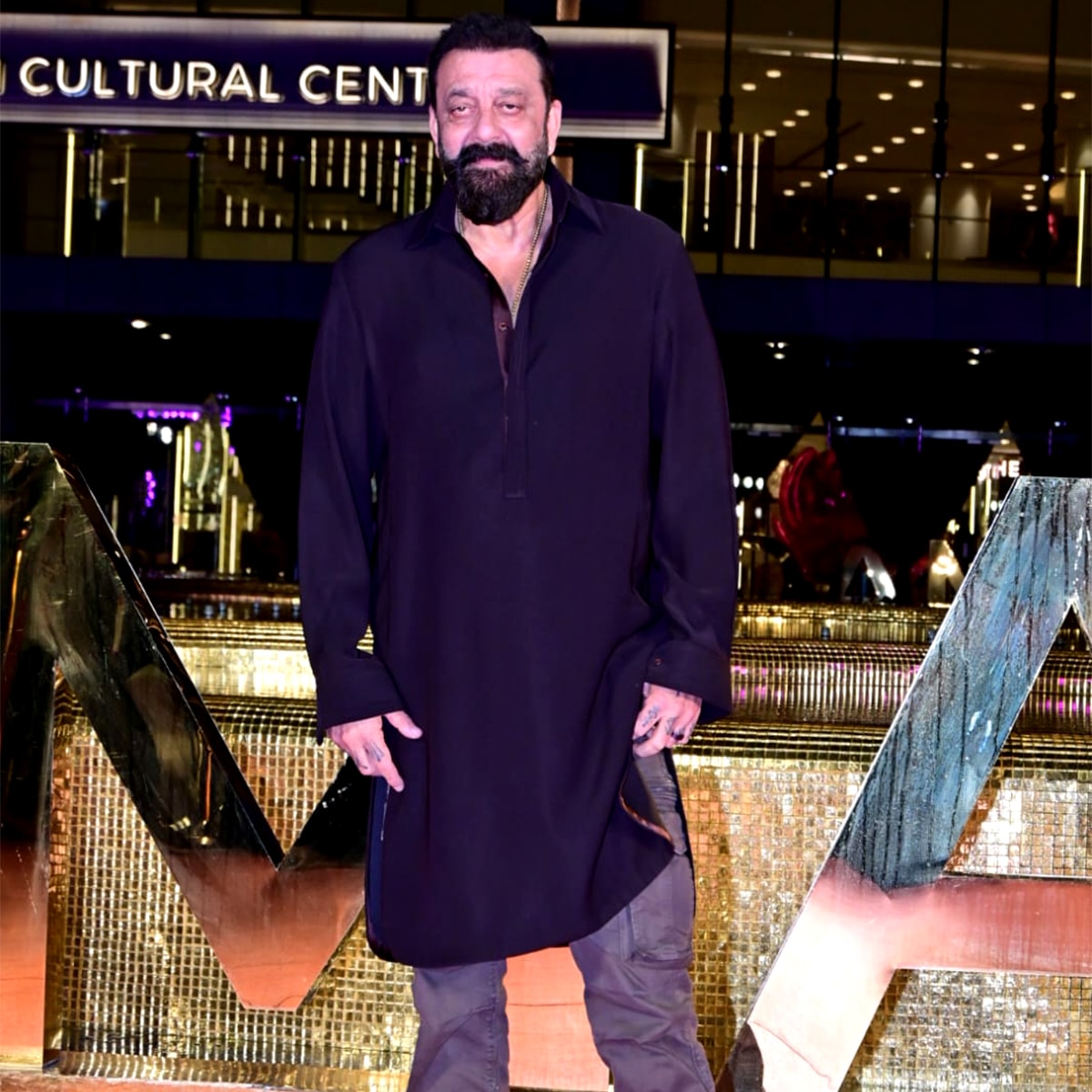 अंबानी के इवेंट में स्टार्स 