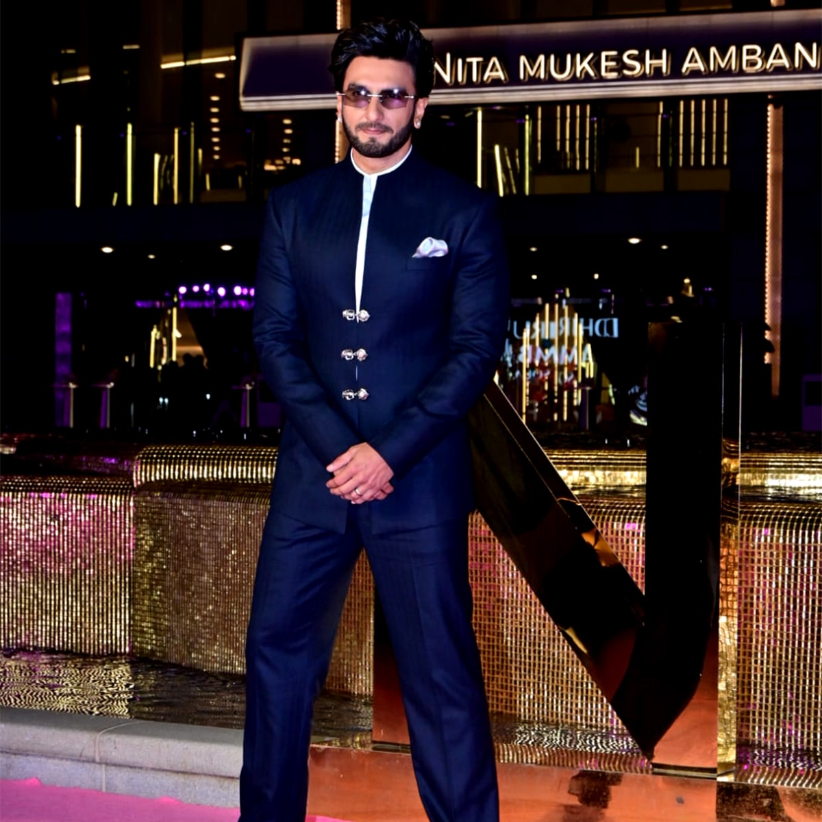 अंबानी के इवेंट में स्टार्स 