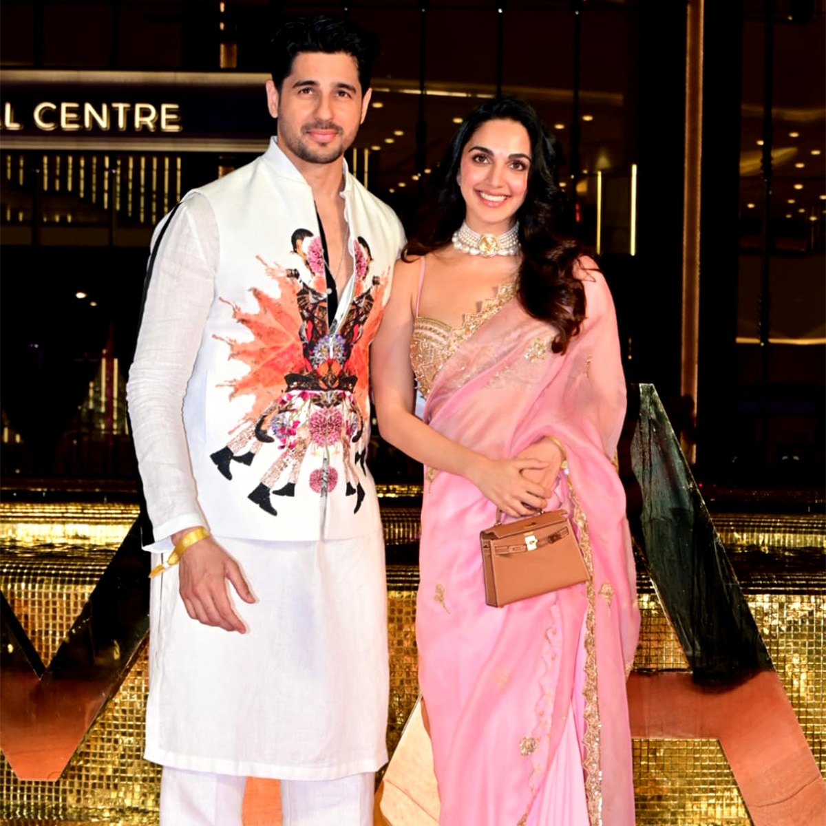 अंबानी के इवेंट में स्टार्स 