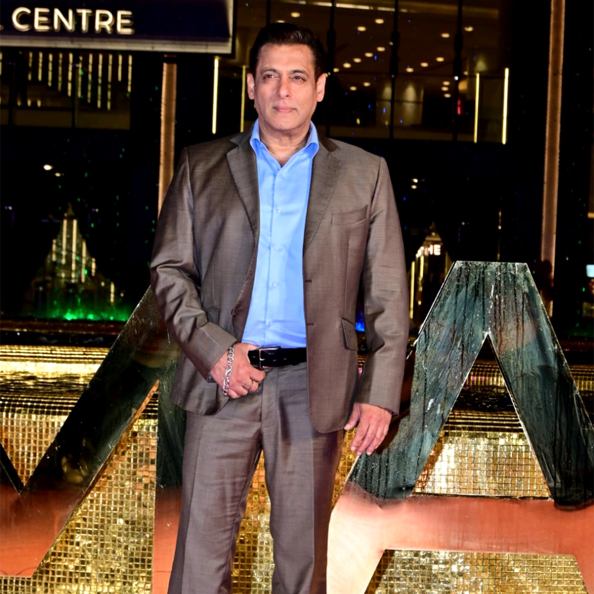 अंबानी के इवेंट में स्टार्स 