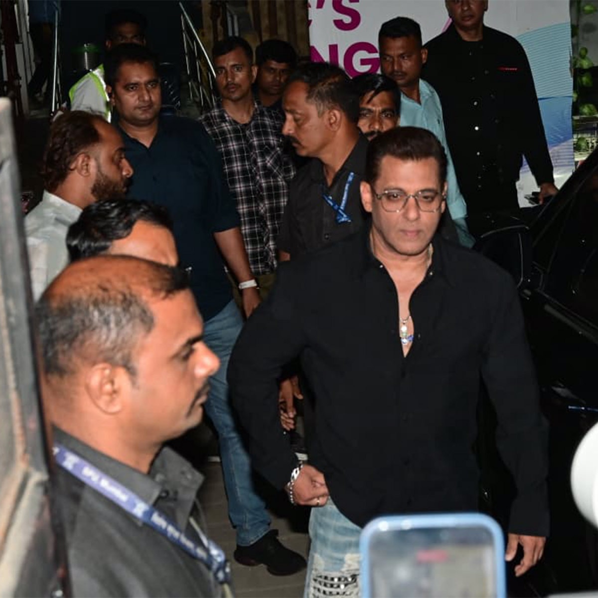  जामनगर पहुंचे सेलेब्स