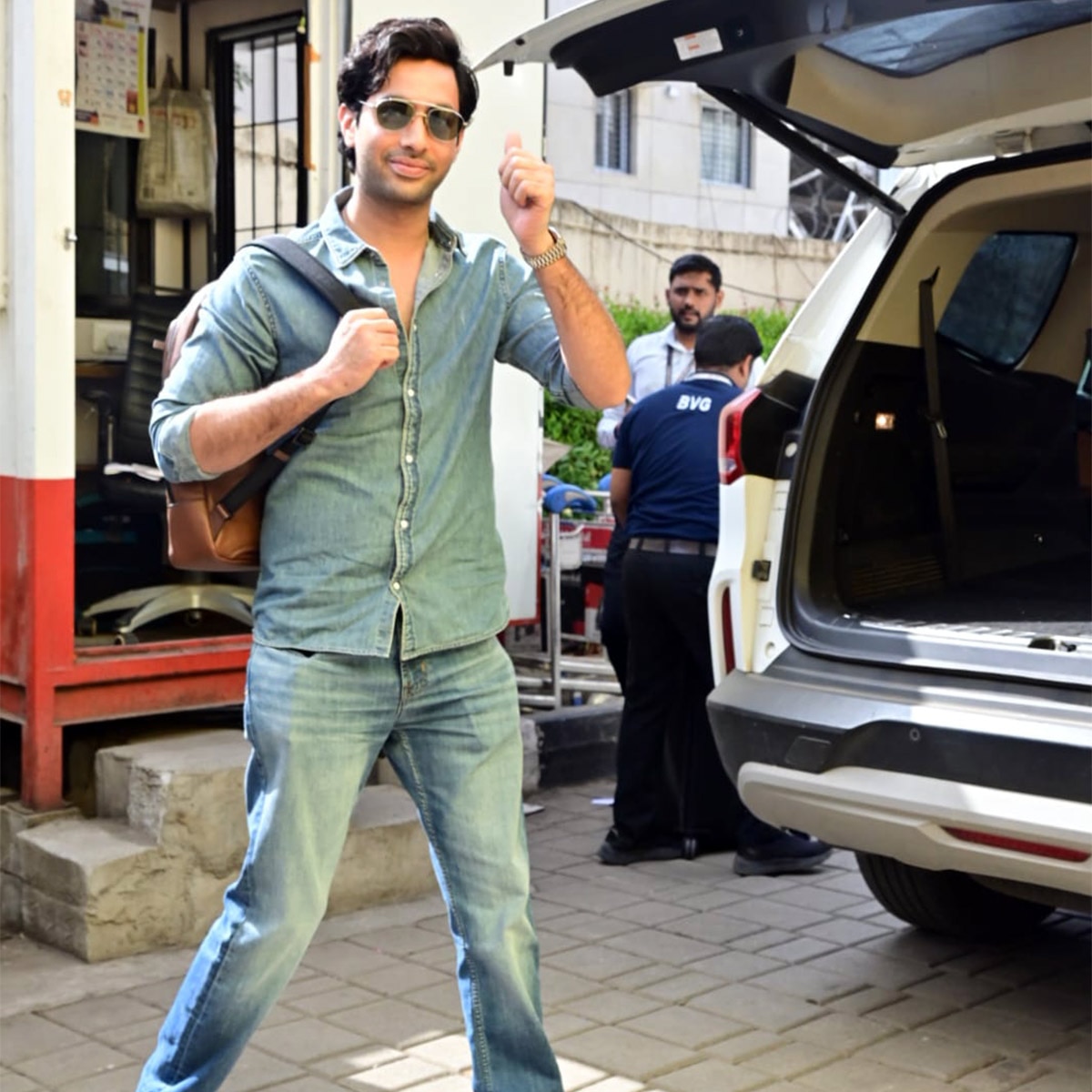  जामनगर पहुंचे सेलेब्स