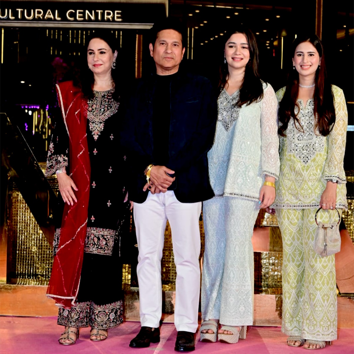 अंबानी पार्टी