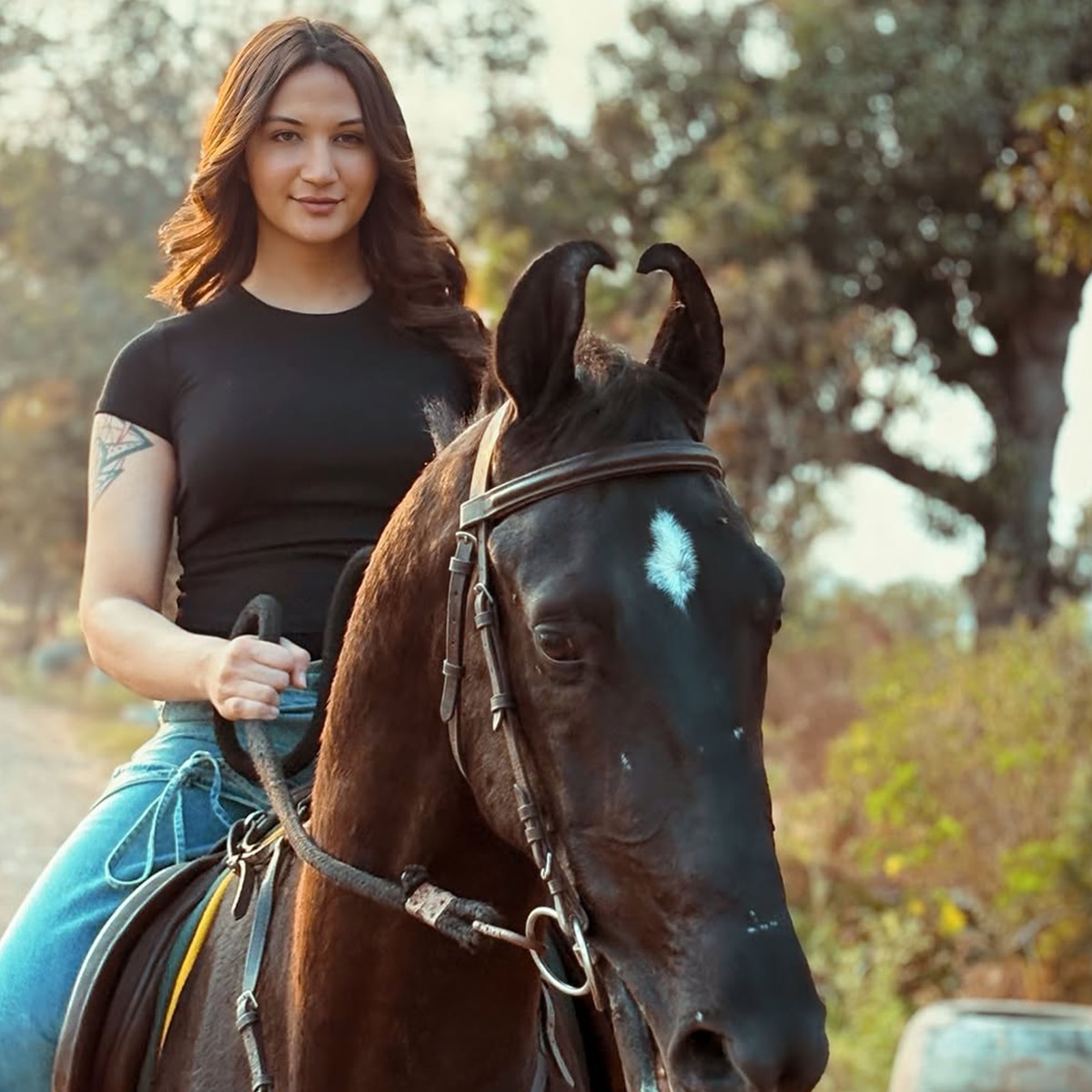 अनाया बांगड़