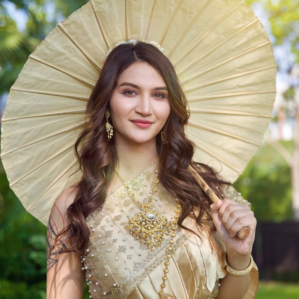 अनाया बांगड़