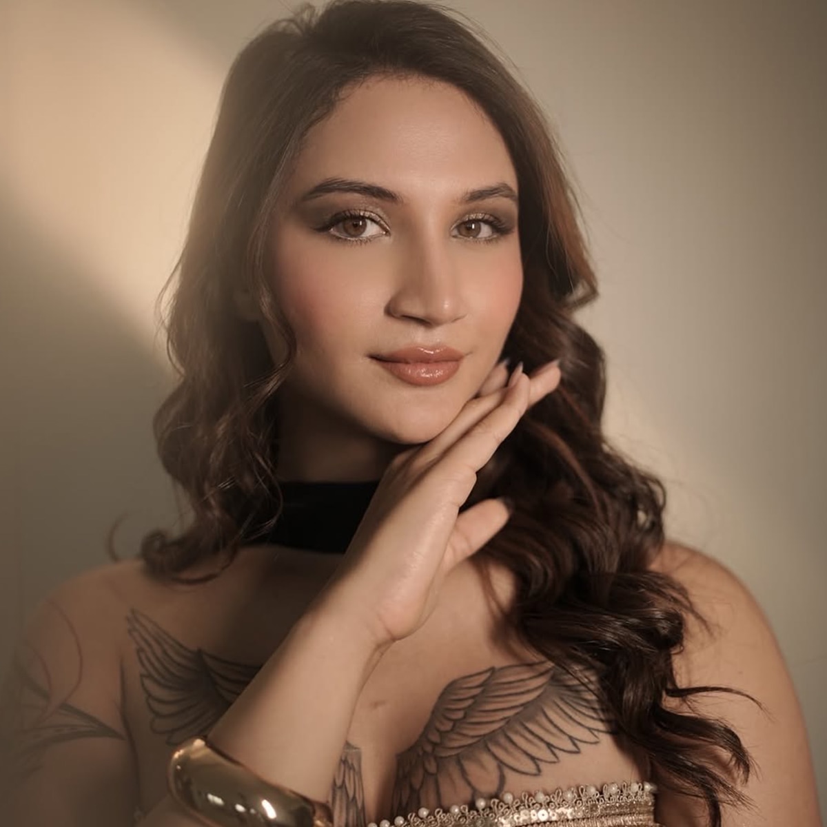 अनाया बांगड़