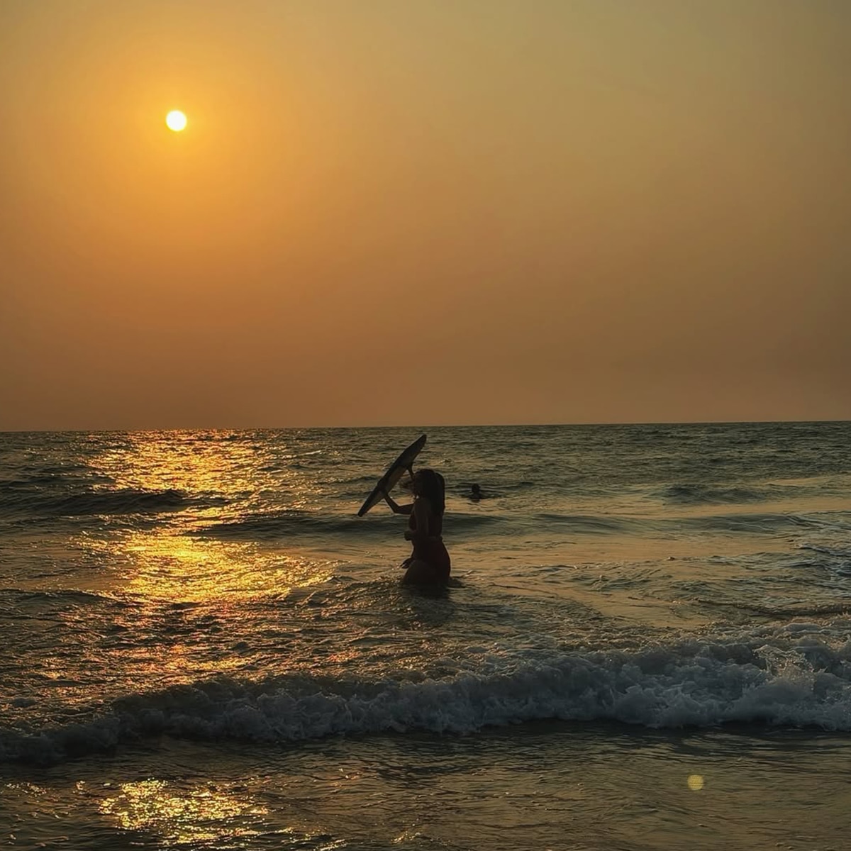 बिकिनी में छाईं अर्चना की बहू