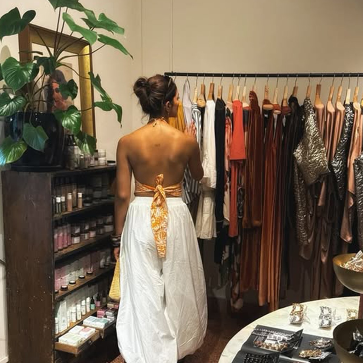 बिकिनी में अर्चना की बहू का जलवा