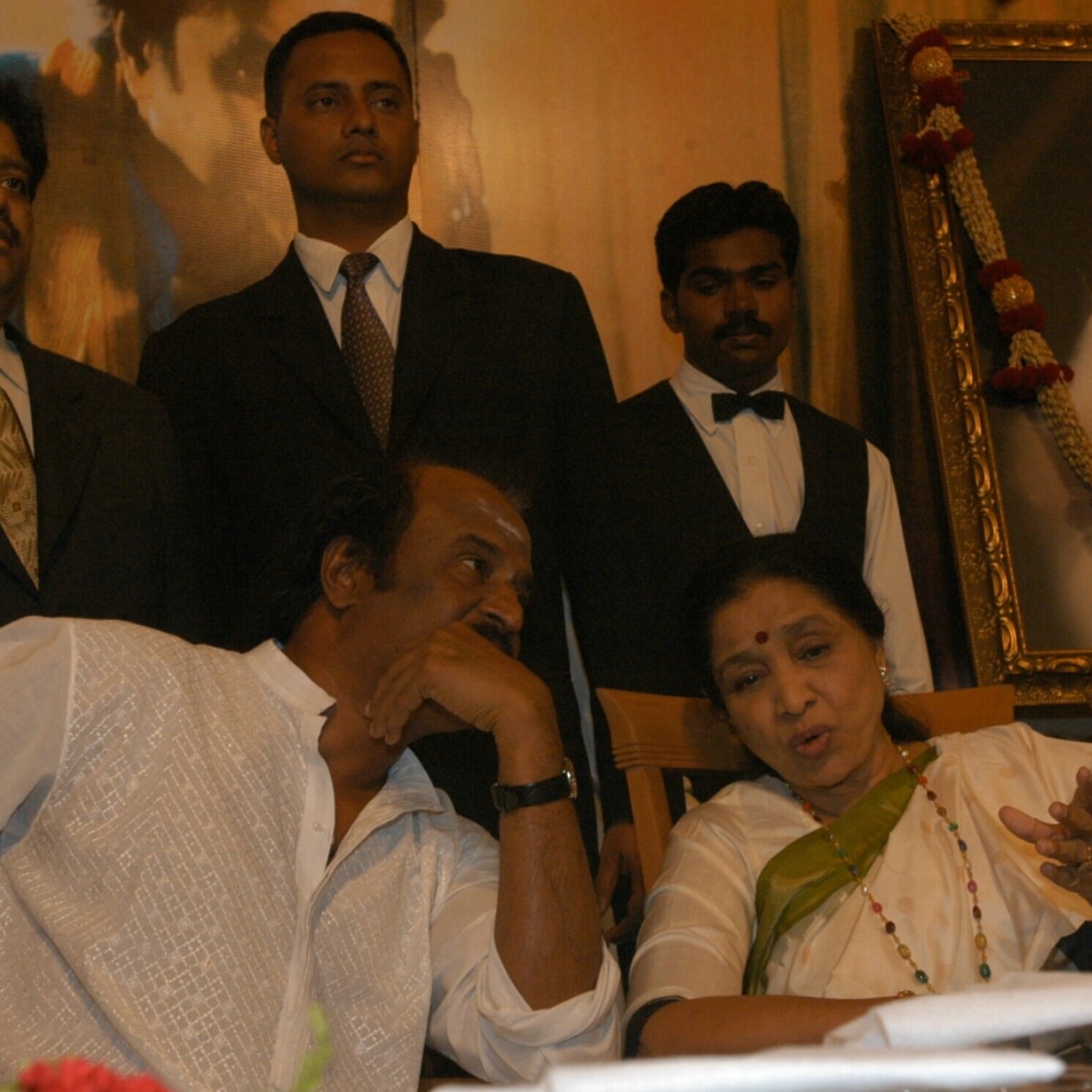 रजनीकांत के साथ आशा भोसले