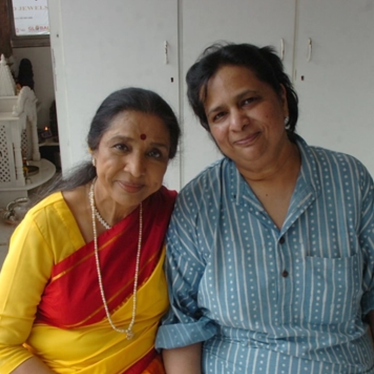 कौन हैं आशा भोसले के एक्स-दामाद?