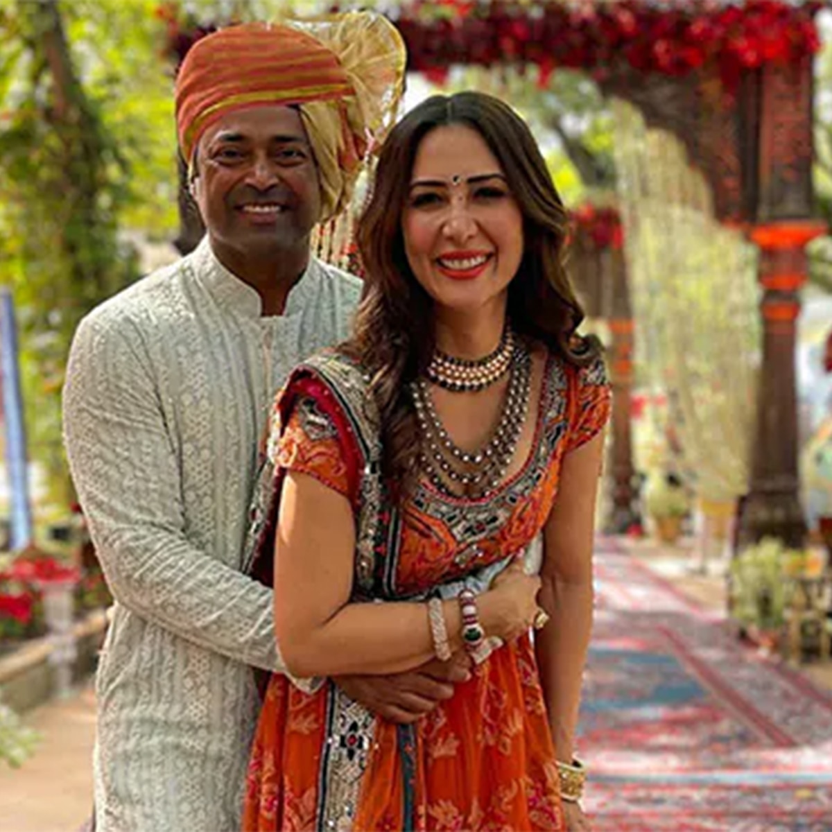 बॉलीवुड से गायब हुए सितारे