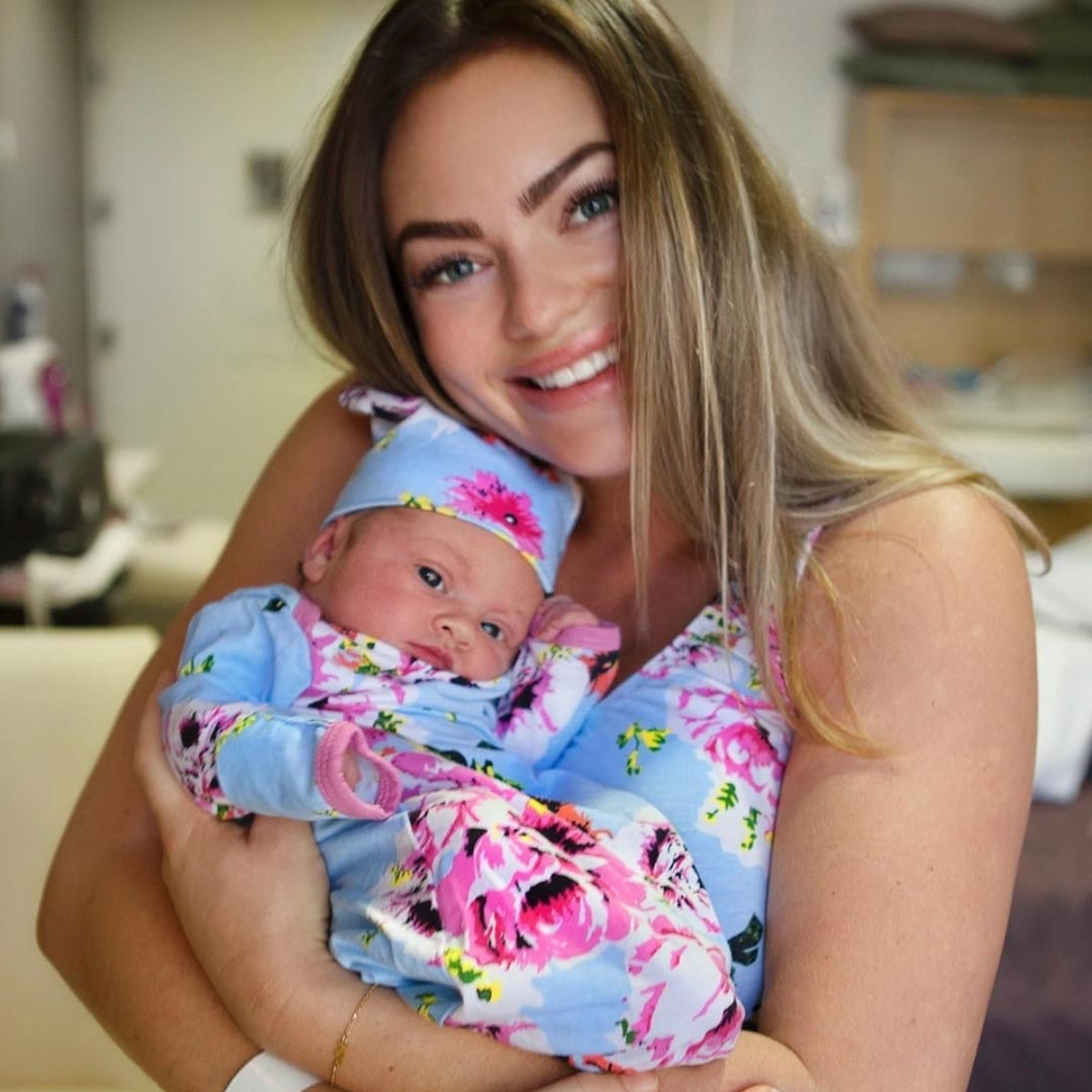 celebrities unusual birth stories outside hospital